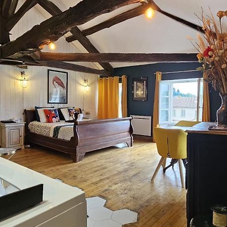 Suite Penthouse Romantique, Confolens, Charente Экстерьер фото