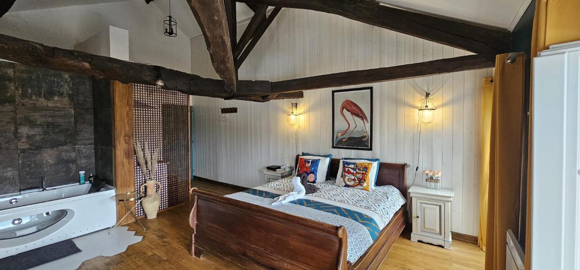 Suite Penthouse Romantique, Confolens, Charente Экстерьер фото